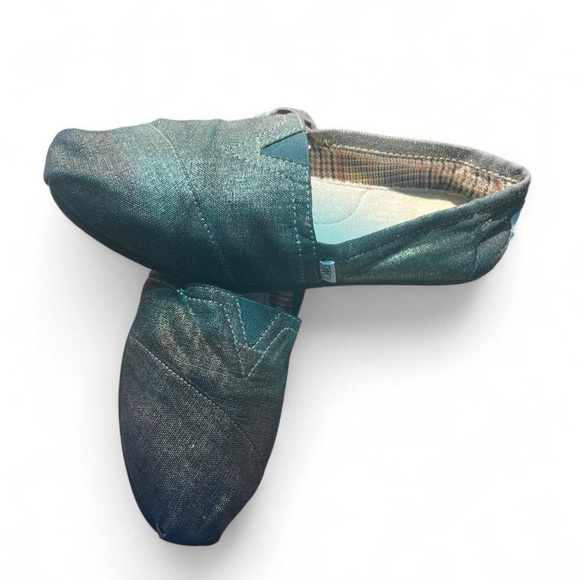 TOMS Dark Slip-On Shoes with Blue Tag - Picture 2 of 3